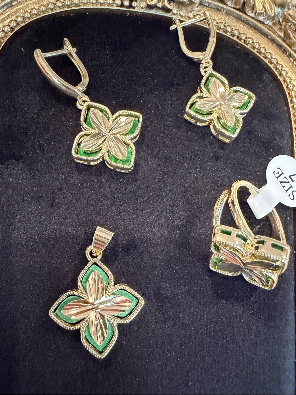 Gold Green Clover Jewelry Set | Floral Earrings, Pendant & Ring | Vintage Inspir - Picture 4 of 4